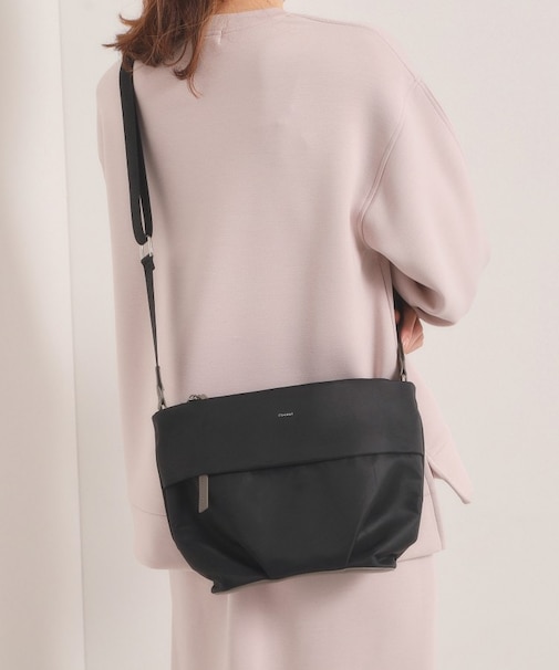 【収納アドバイザー監修】合皮コンビショルダー