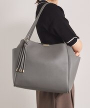 タッセル付変形A4トート