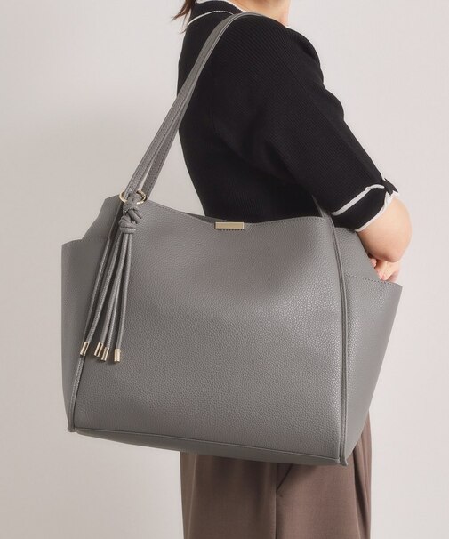 タッセル付変形A4トート