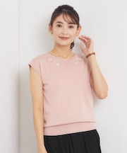 スカラップ刺繍ニット