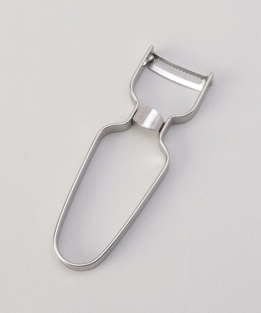 便利小物　かにピーラー