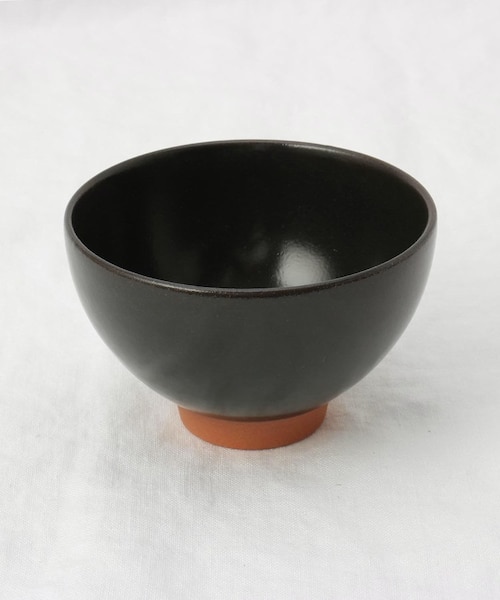 赤重焼　茶碗 美濃焼 赤土お茶碗 BK ＜ハレとケ＞｜トゥーワントゥーキッチン