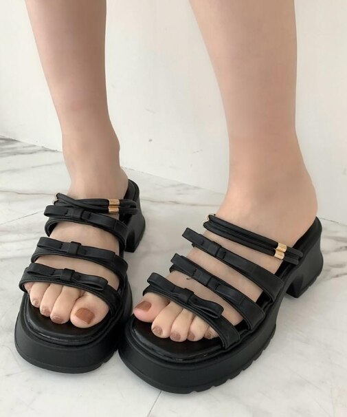 3連リボンバレエコアサンダル