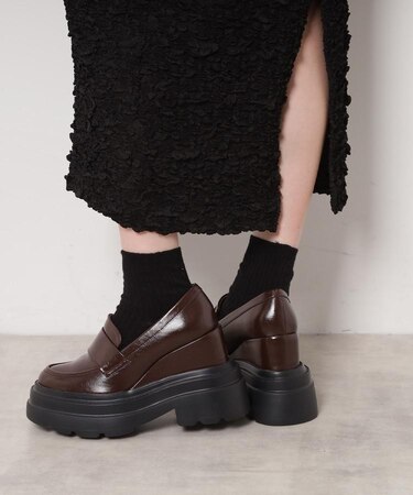 ボリューム厚底ローファー