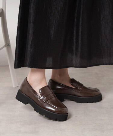 厚底コインローファー