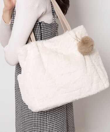 ポンポン付きタックトート