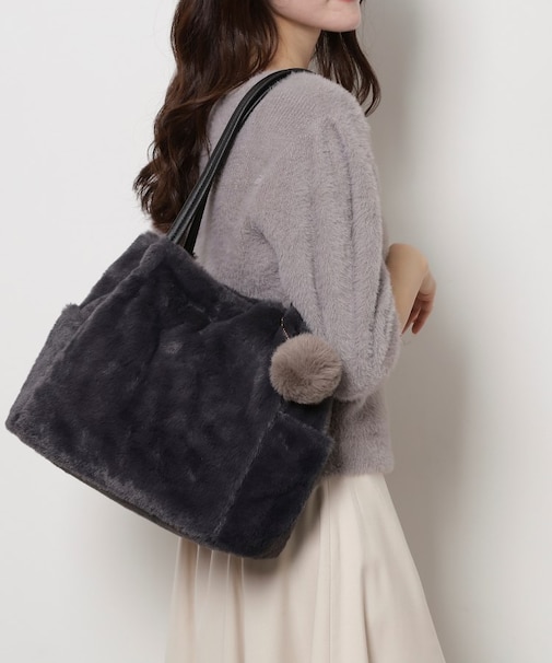 ポンポン付きタックトート