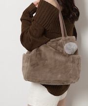 ポンポン付きタックトート