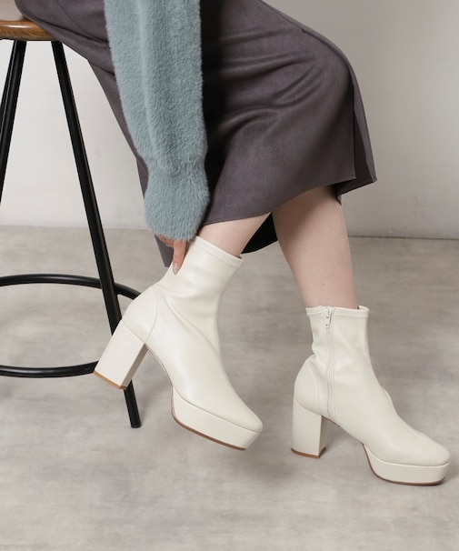 ゆる傾斜ショートブーツ