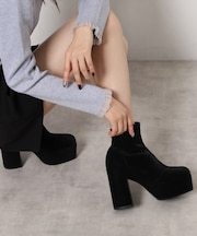 【ラク盛り／ショートブーツ】リピーター続出／脚長美脚 厚底ショートブーツ 26SS