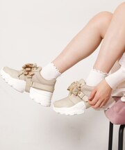 ツインリボンベルト付きラメスニーカー