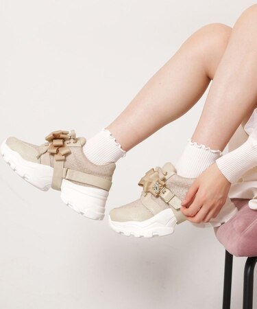 ツインリボンベルト付きラメスニーカー