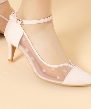 ハートカットストラップパンプス