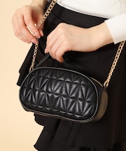 チェーン使いキルティングショルダー