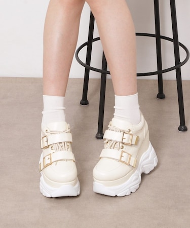 ベルテッド厚底スニーカー