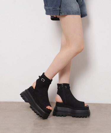 ボリューム厚底ブーツサンダル