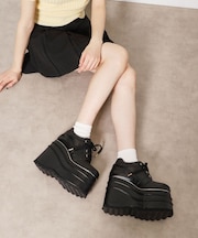 超厚底ボリュームスニーカー