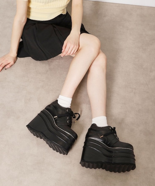 超厚底ボリュームスニーカー