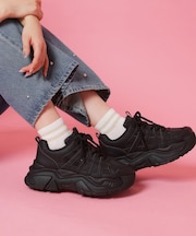 厚底スニーカー