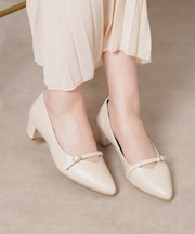 ベルトポインテッドパンプス