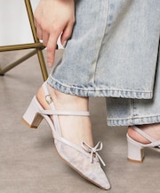 チュールリボンバックストラップパンプス