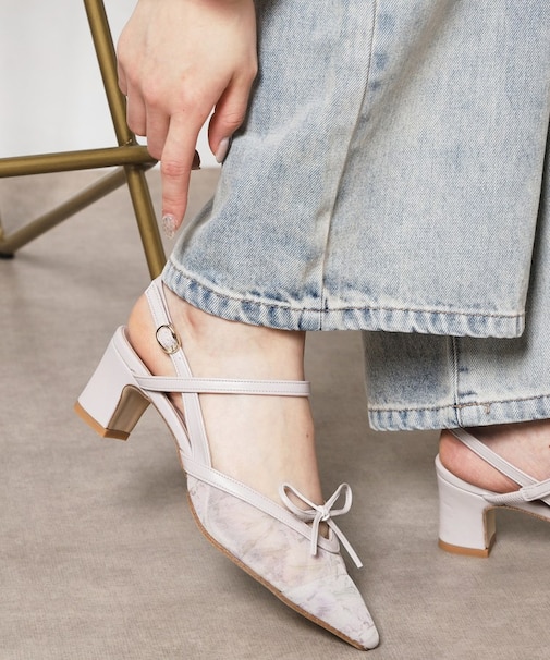 チュールリボンバックストラップパンプス