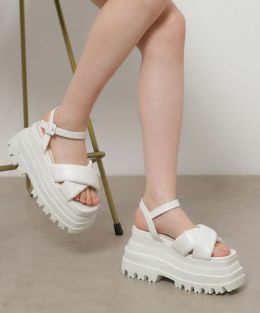 プラットフォーム厚底サンダル