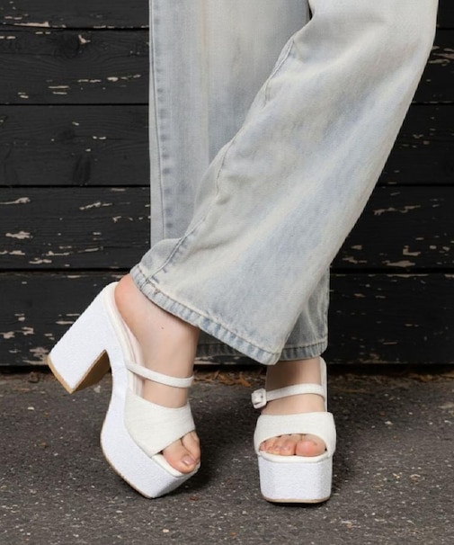 【新シリーズ/ラク盛りサンダル】脚長美脚 グリッターソールツイードミュール 26SS