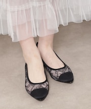 ローヒールレースパンプス