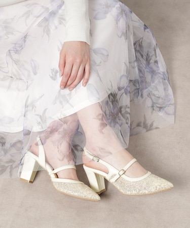 クロスストラップセパレートパンプス