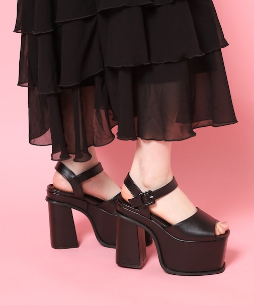 厚底シアーサンダル