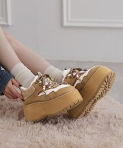 ビーズ付き厚底ムートン調スニーカー