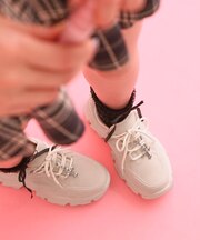 十字架付き厚底ダッドスニーカー