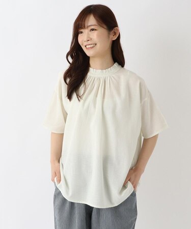 フリルカラーブラウス