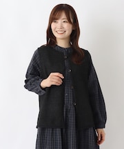 ふわもち素材のシンプル前開きベスト