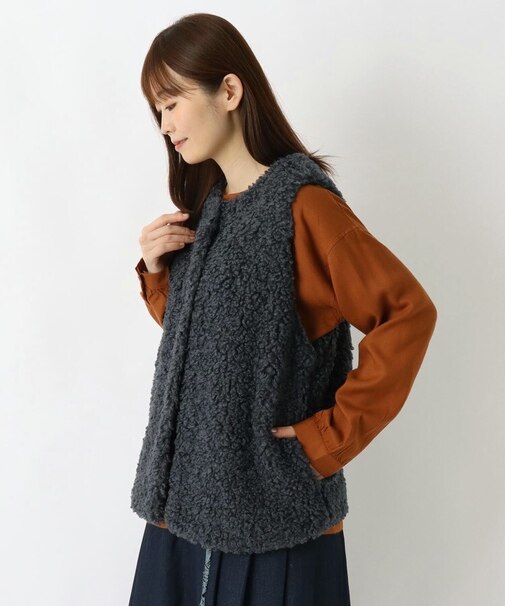 フェイクファーベスト