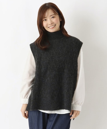 ケーブル編み タートルニットベスト