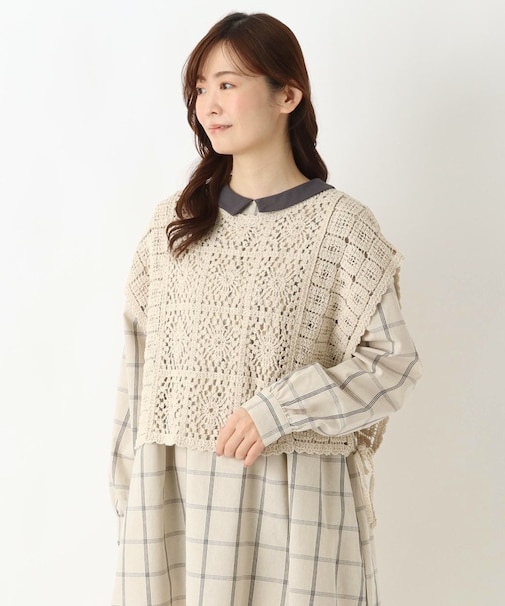 透かし柄 サイドスリットベスト