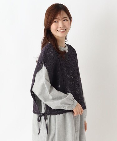 透かし柄 サイドスリットベスト