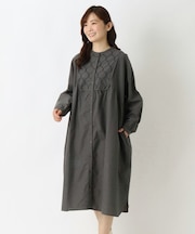 ヨーク刺繍入り前開きワンピース