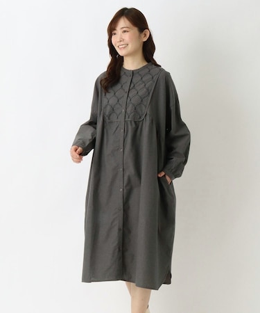 ヨーク刺繍入り前開きワンピース