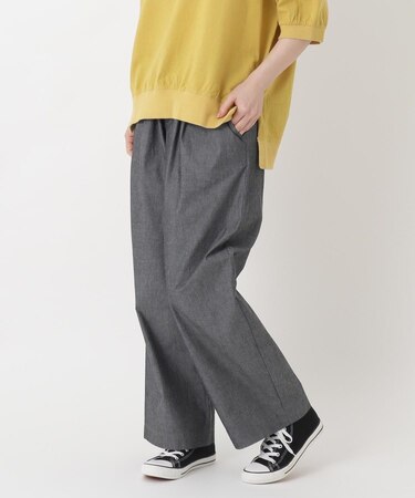 タイプライタータック入りストレートパンツ