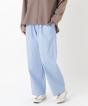 タイプライタータック入りストレートパンツ