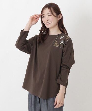 配色パネル 刺繍入りプルオーバー