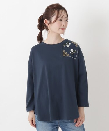 配色パネル 刺繍入りプルオーバー