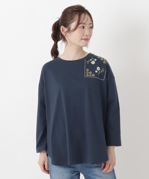 配色パネル 刺繍入りプルオーバー