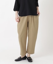 タックテーパードパンツ