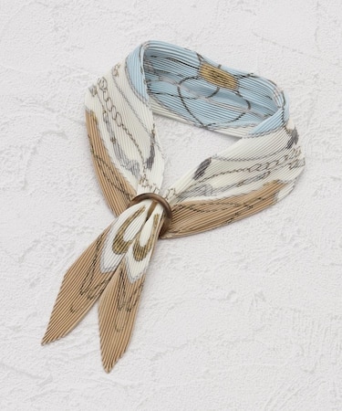 プリーツスカーフ ベルト柄 リング付き