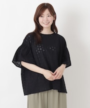 総柄刺繍ブラウス