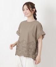 スカラップ刺繍ブラウス